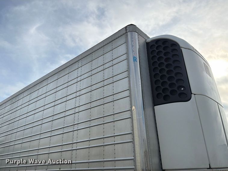 image for item DZ4772 2004 Utility VS2RA refrigerated van trailer