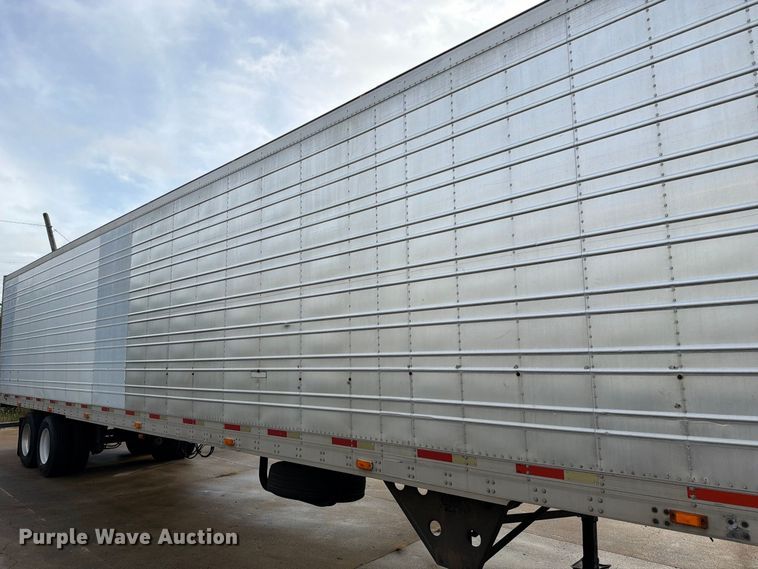 image for item DZ4772 2004 Utility VS2RA refrigerated van trailer