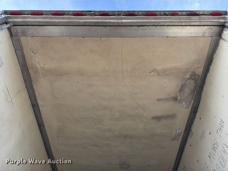 image for item DZ4772 2004 Utility VS2RA refrigerated van trailer