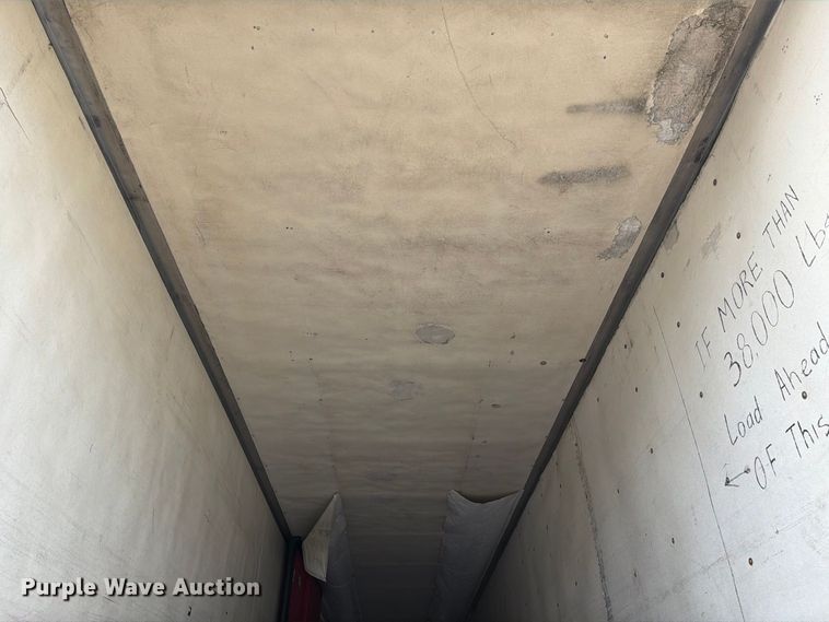 image for item DZ4772 2004 Utility VS2RA refrigerated van trailer