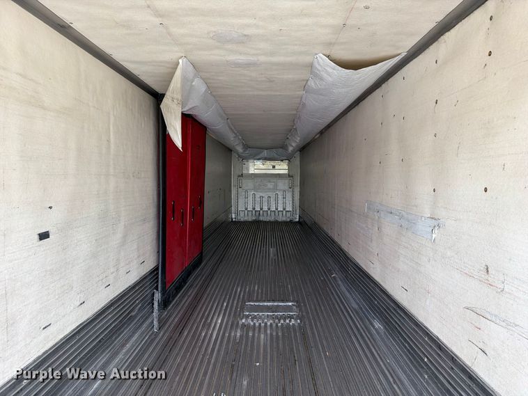 image for item DZ4772 2004 Utility VS2RA refrigerated van trailer