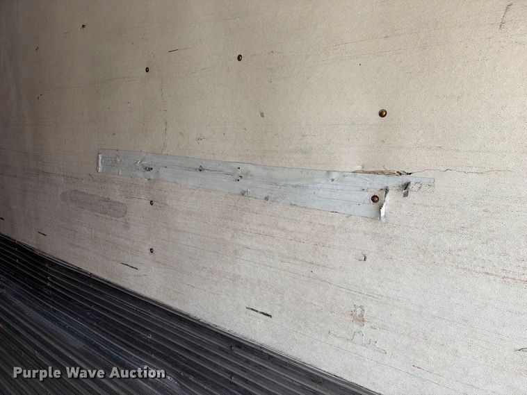 image for item DZ4772 2004 Utility VS2RA refrigerated van trailer