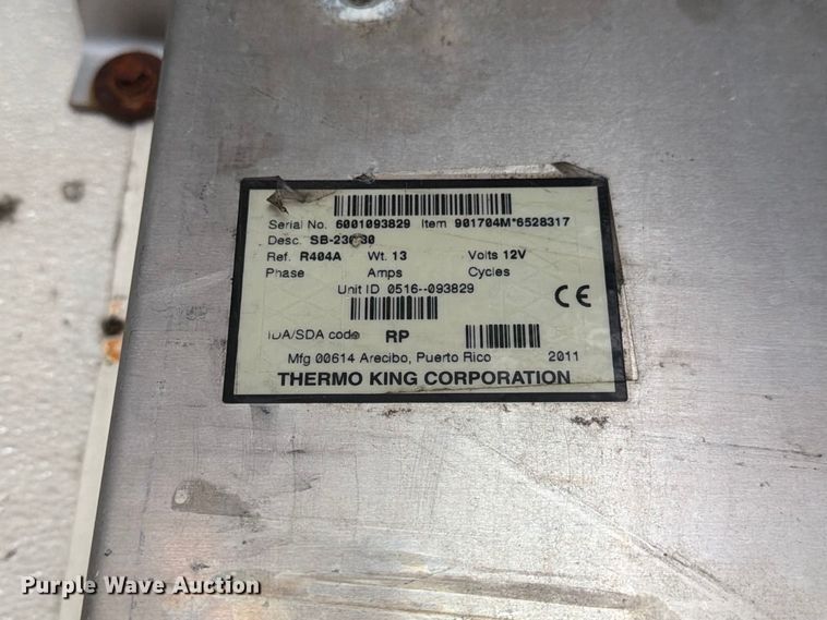 image for item DZ4772 2004 Utility VS2RA refrigerated van trailer