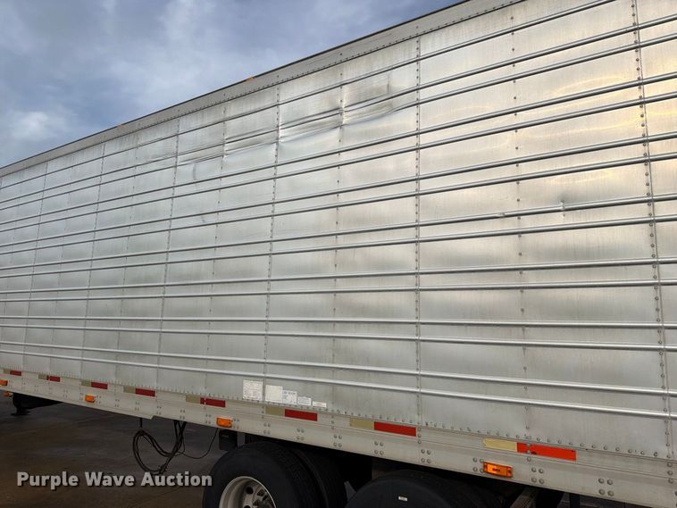 image for item DZ4772 2004 Utility VS2RA refrigerated van trailer