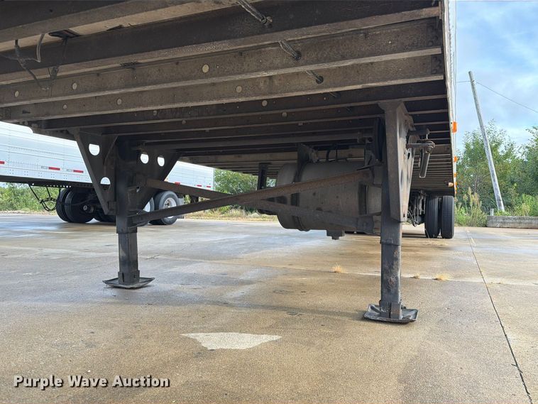 image for item DZ4772 2004 Utility VS2RA refrigerated van trailer
