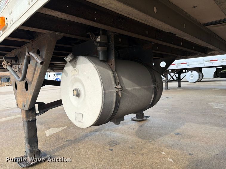 image for item DZ4772 2004 Utility VS2RA refrigerated van trailer