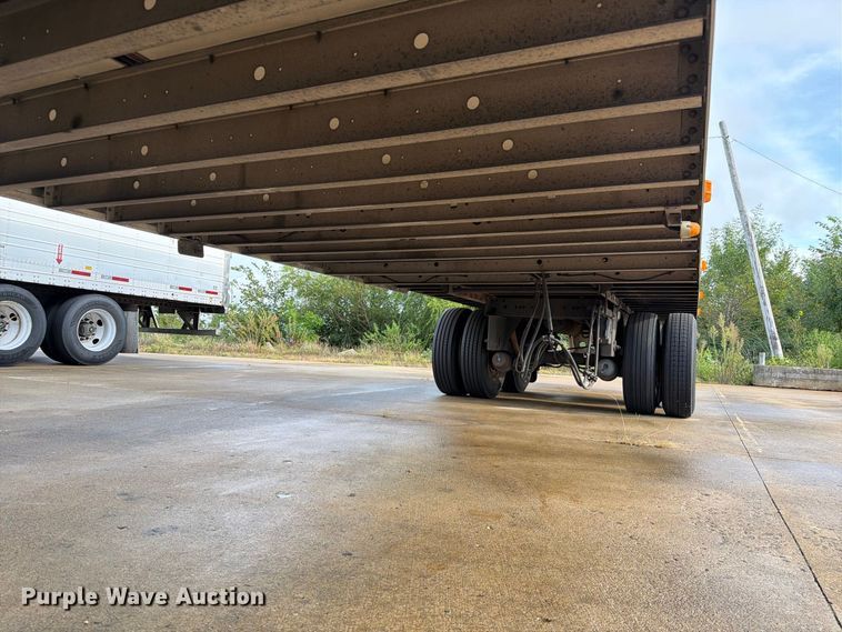 image for item DZ4772 2004 Utility VS2RA refrigerated van trailer