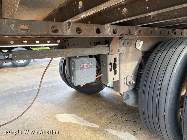 image for item DZ4772 2004 Utility VS2RA refrigerated van trailer