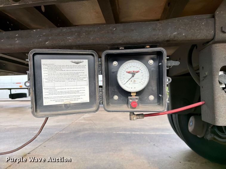 image for item DZ4772 2004 Utility VS2RA refrigerated van trailer