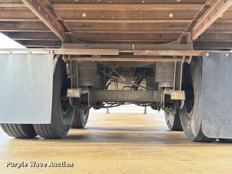 image for item DZ4772 2004 Utility VS2RA refrigerated van trailer