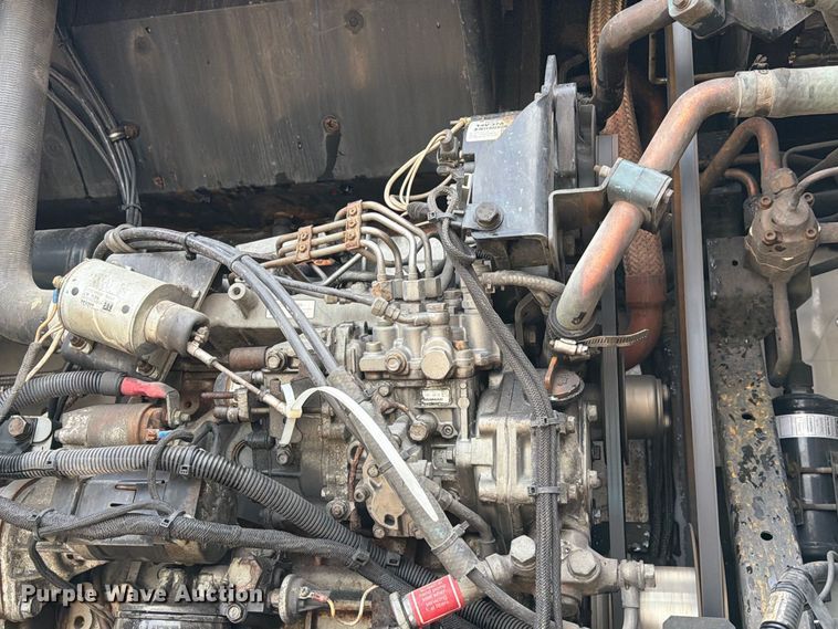 image for item DZ4772 2004 Utility VS2RA refrigerated van trailer