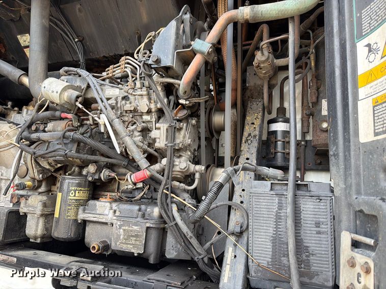 image for item DZ4772 2004 Utility VS2RA refrigerated van trailer