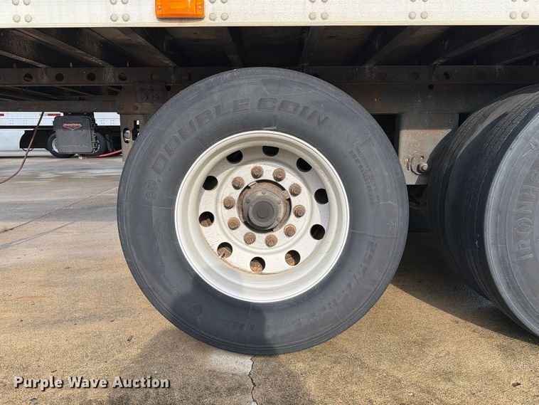 image for item DZ4772 2004 Utility VS2RA refrigerated van trailer