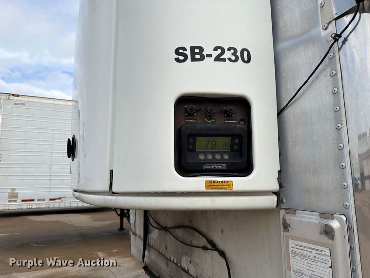 image for item DZ4772 2004 Utility VS2RA refrigerated van trailer