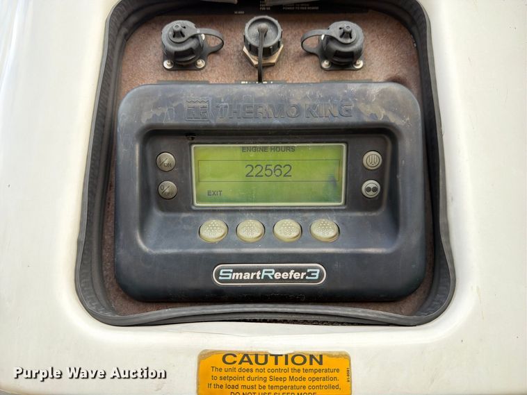 image for item DZ4772 2004 Utility VS2RA refrigerated van trailer