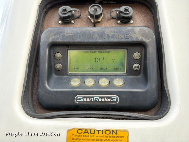 image for item DZ4772 2004 Utility VS2RA refrigerated van trailer