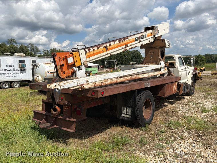 image for item DZ4825 1979 Ford F800 crane truck