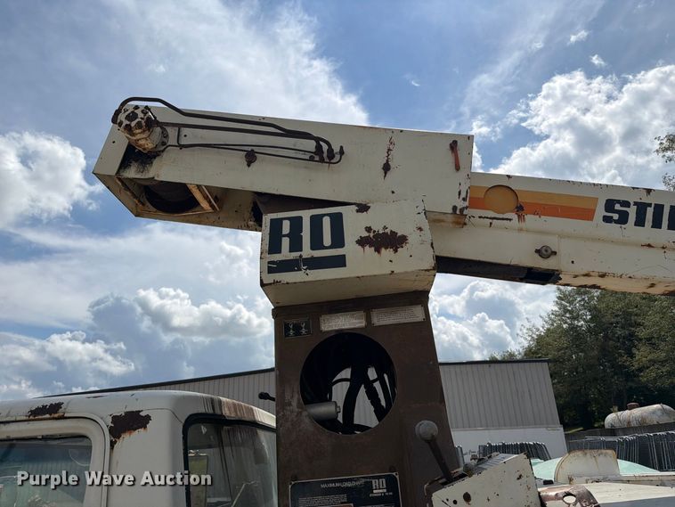 image for item DZ4825 1979 Ford F800 crane truck