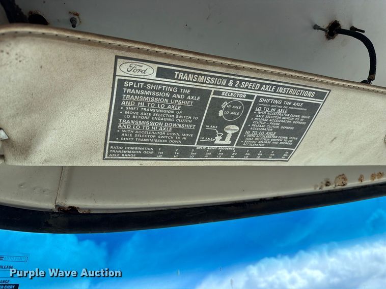 image for item DZ4825 1979 Ford F800 crane truck
