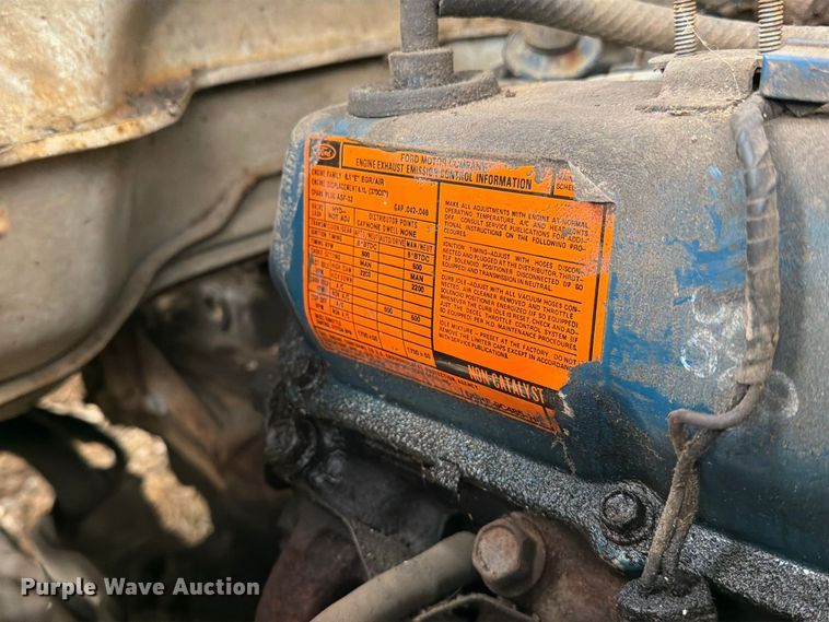 image for item DZ4825 1979 Ford F800 crane truck