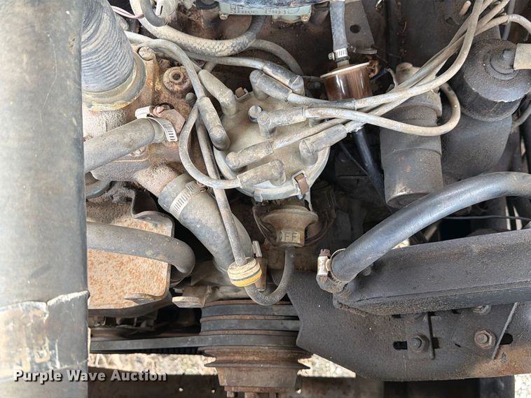 image for item DZ4825 1979 Ford F800 crane truck