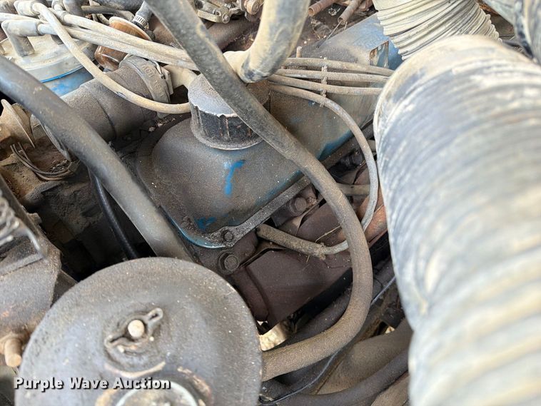 image for item DZ4825 1979 Ford F800 crane truck