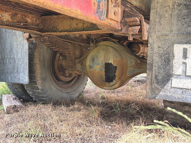 image for item DZ4825 1979 Ford F800 crane truck