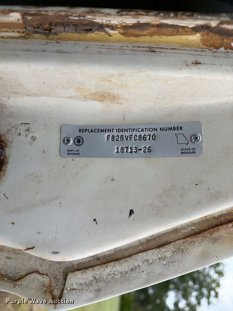 image for item DZ4825 1979 Ford F800 crane truck