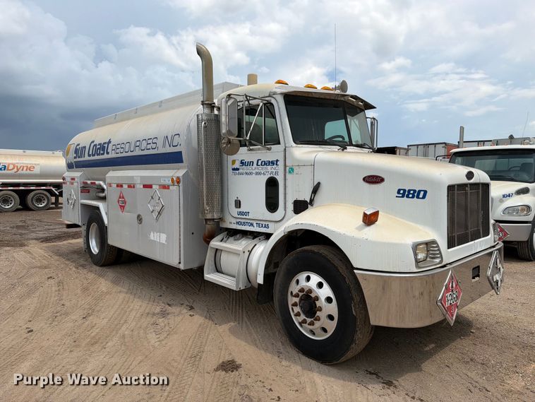 image for item EA7331 2003 Peterbilt 330 fuel truck