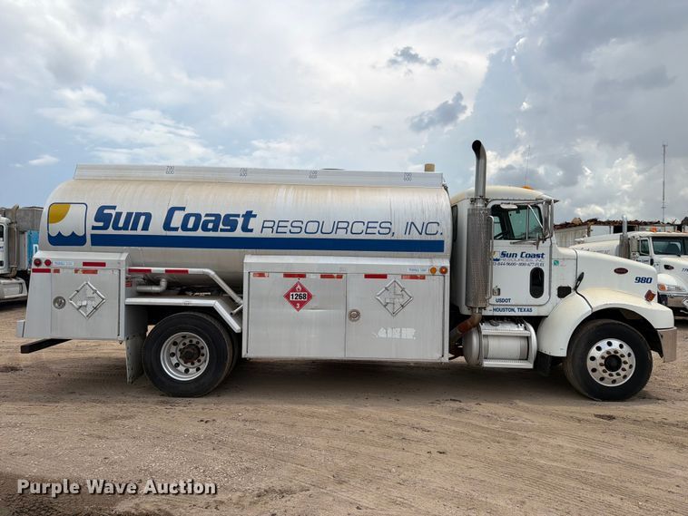 image for item EA7331 2003 Peterbilt 330 fuel truck