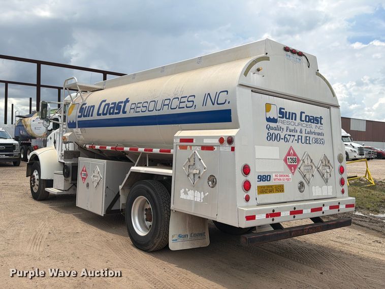 image for item EA7331 2003 Peterbilt 330 fuel truck