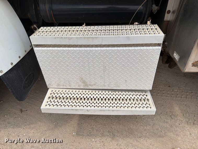 image for item EA7331 2003 Peterbilt 330 fuel truck