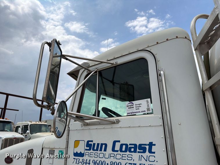 image for item EA7331 2003 Peterbilt 330 fuel truck