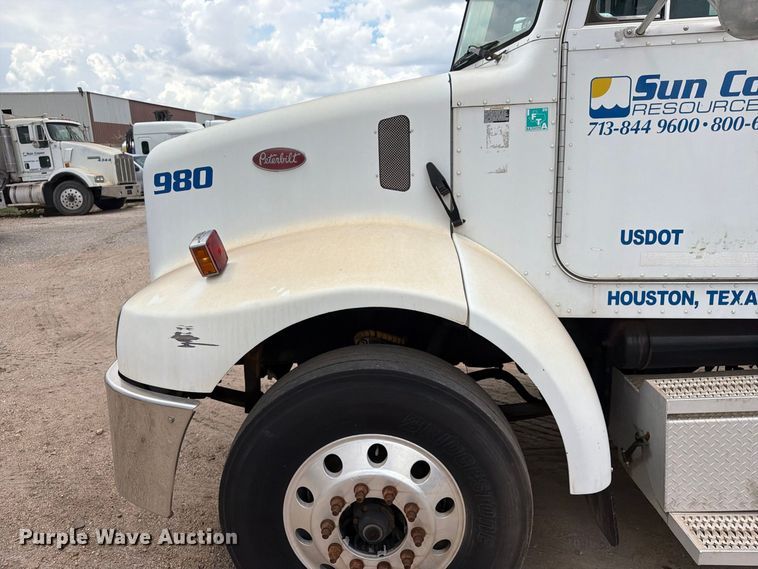image for item EA7331 2003 Peterbilt 330 fuel truck