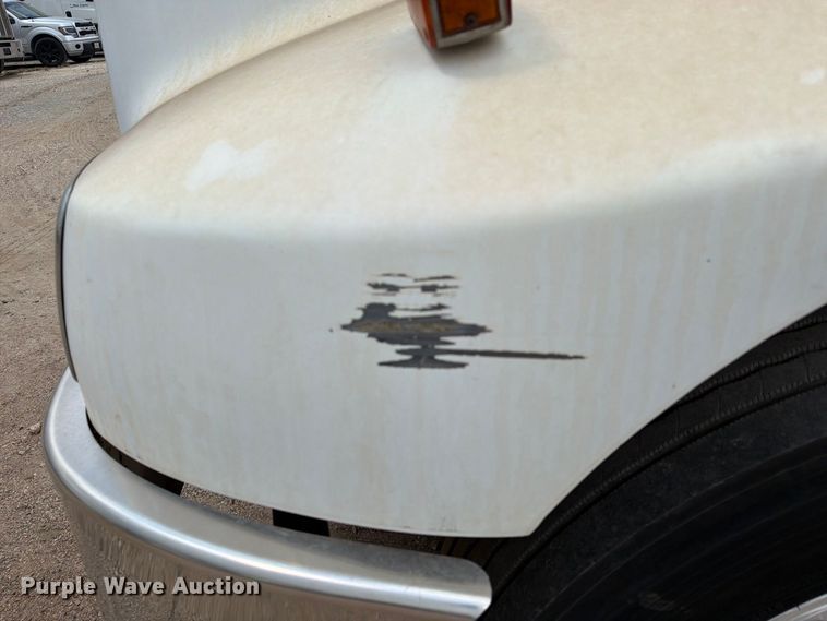 image for item EA7331 2003 Peterbilt 330 fuel truck