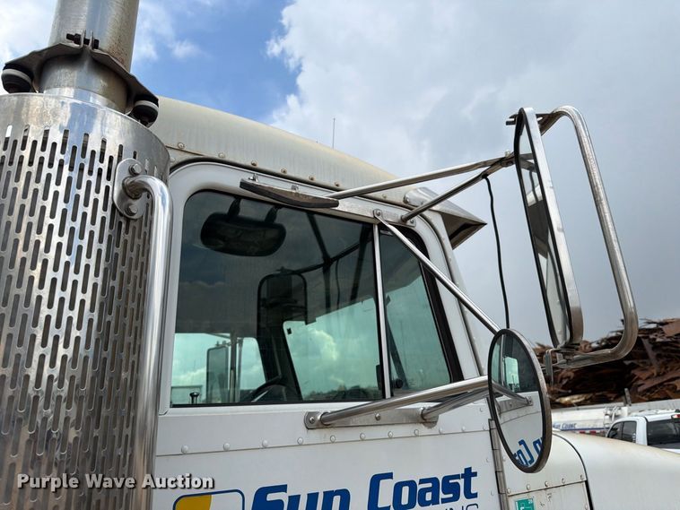 image for item EA7331 2003 Peterbilt 330 fuel truck