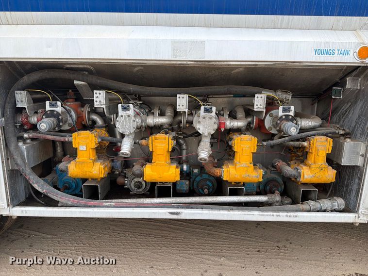 image for item EA7331 2003 Peterbilt 330 fuel truck