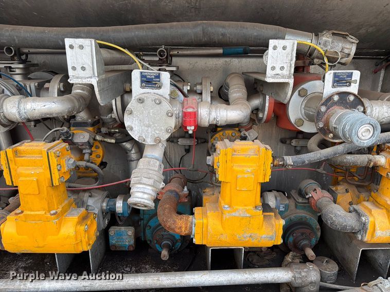 image for item EA7331 2003 Peterbilt 330 fuel truck
