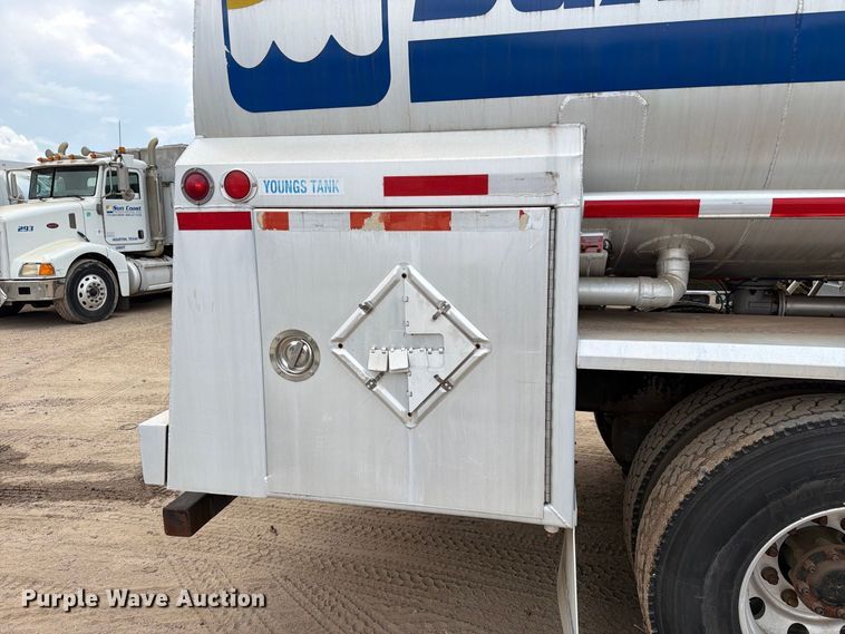 image for item EA7331 2003 Peterbilt 330 fuel truck