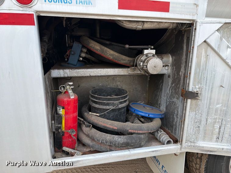 image for item EA7331 2003 Peterbilt 330 fuel truck