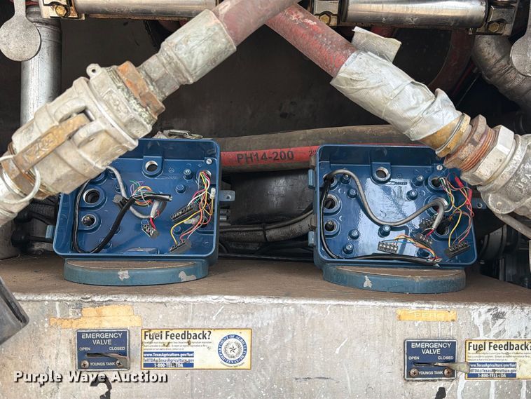 image for item EA7331 2003 Peterbilt 330 fuel truck