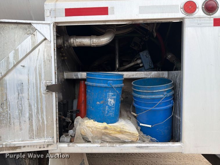 image for item EA7331 2003 Peterbilt 330 fuel truck