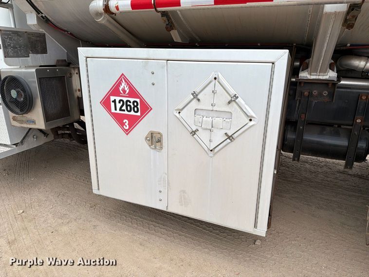 image for item EA7331 2003 Peterbilt 330 fuel truck