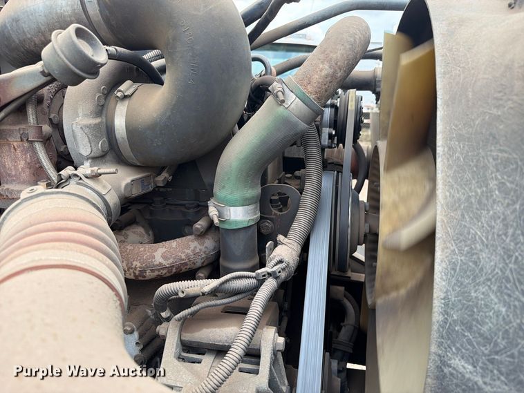 image for item EA7331 2003 Peterbilt 330 fuel truck