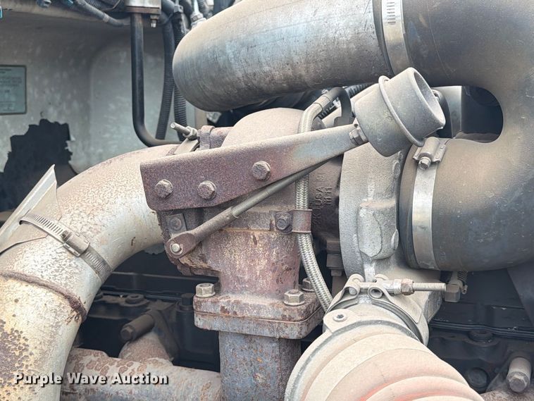 image for item EA7331 2003 Peterbilt 330 fuel truck