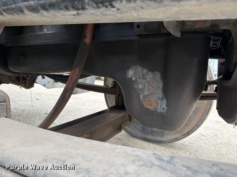 image for item EA7331 2003 Peterbilt 330 fuel truck