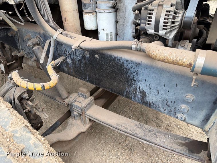 image for item EA7331 2003 Peterbilt 330 fuel truck