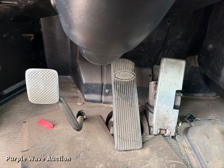 image for item EA7331 2003 Peterbilt 330 fuel truck