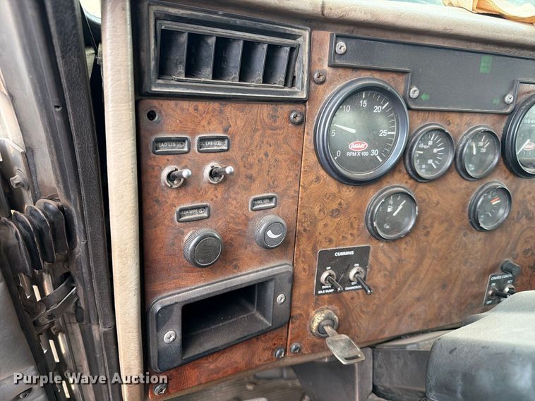 image for item EA7331 2003 Peterbilt 330 fuel truck