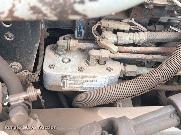 image for item EA7331 2003 Peterbilt 330 fuel truck